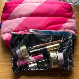 Estée Lauder travel make up kit